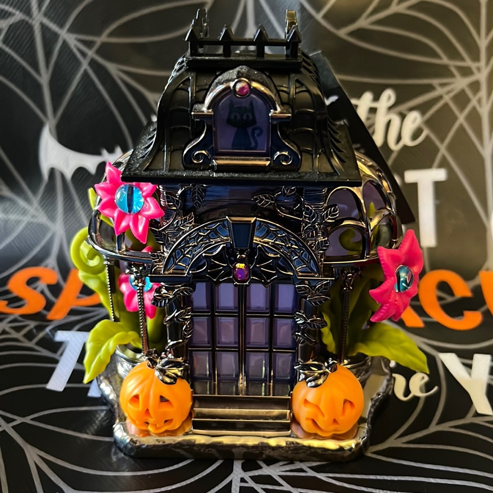 NWT Bath and Body works Halloween projector